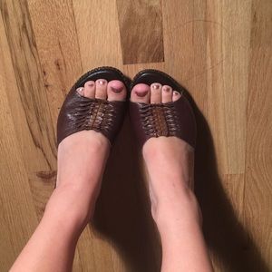 Size 5.5 naturalizer heel!